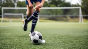 젝스, “코로 무아니 부상 여파로 스퍼스, 스트라이커 딜레마 직면”